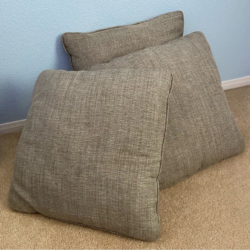 Medium Size Indoor/Outdoors Throw Pillows Earth Tone Tweed Set of Two 18”x18” - Picture 4 of 4